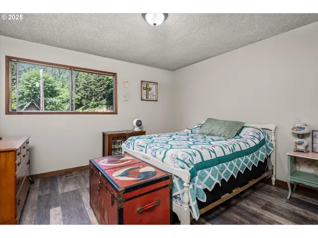 $499,000 | 7896 Highway 38, Drain, OR 97435