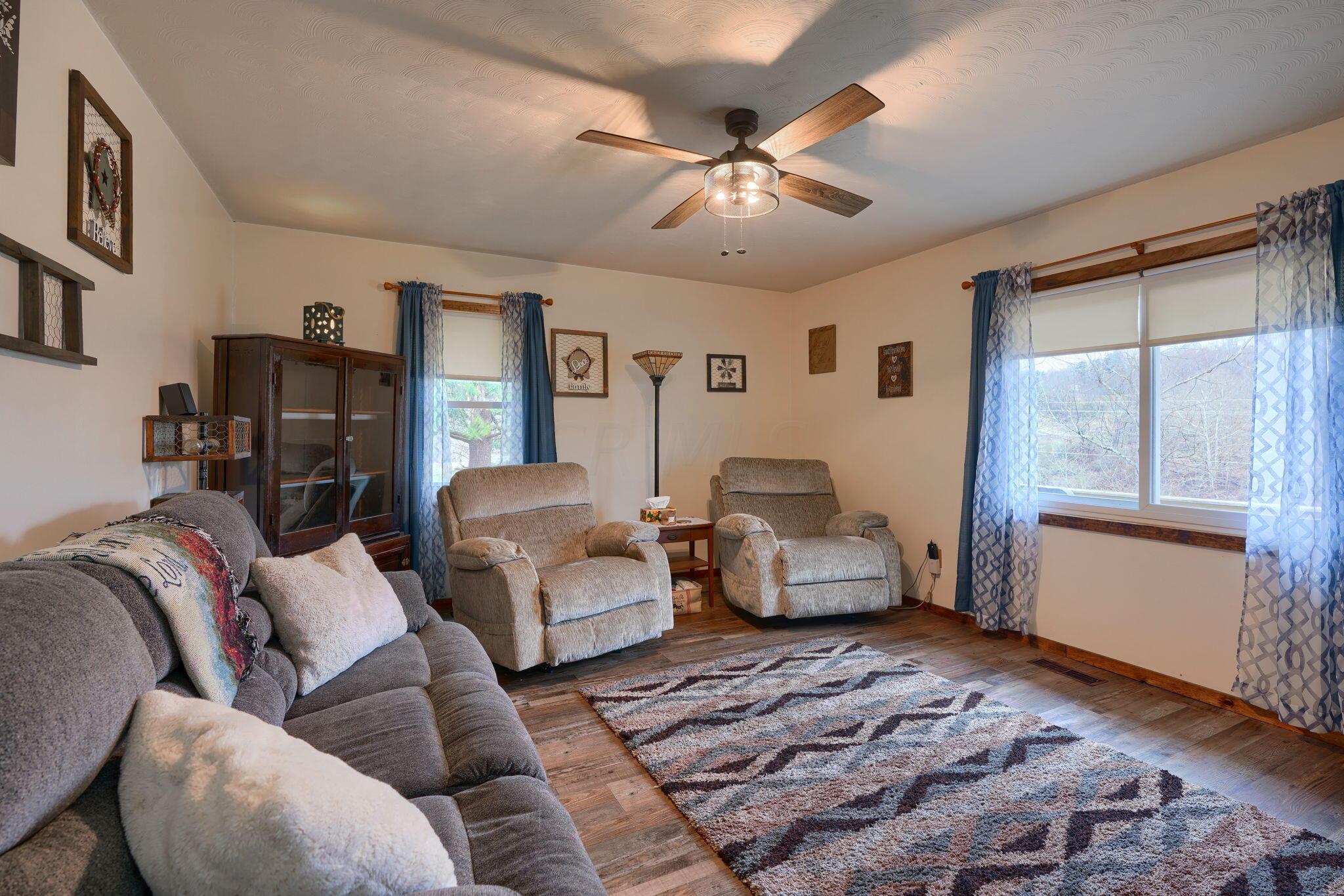 448 Jackson Furnace Road Oak Hill, OH 45656 - Photo 23 of 33 23. Living Room