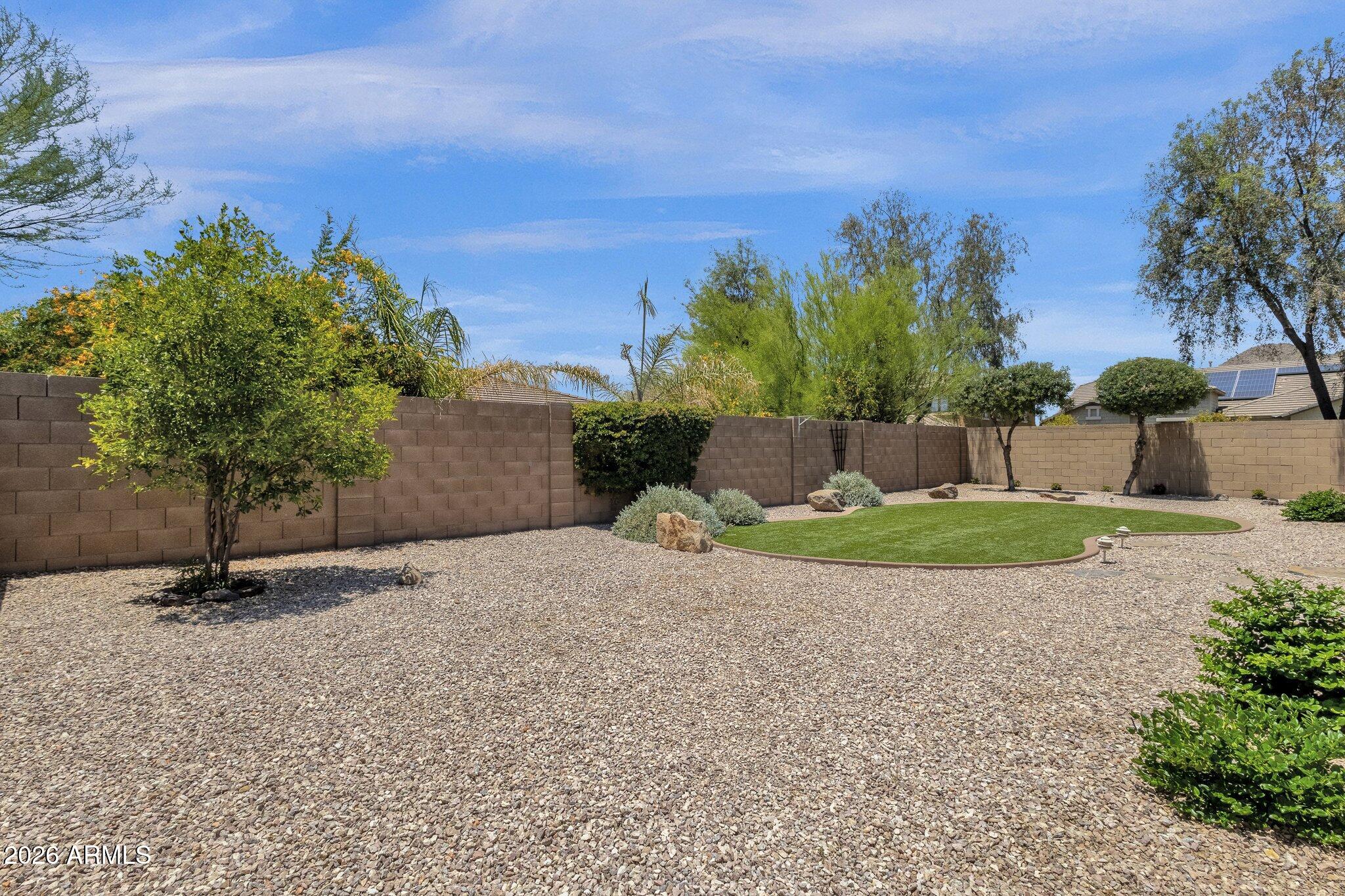 2403 East Robb Lane Phoenix, AZ 85024 - Photo 39 of 40