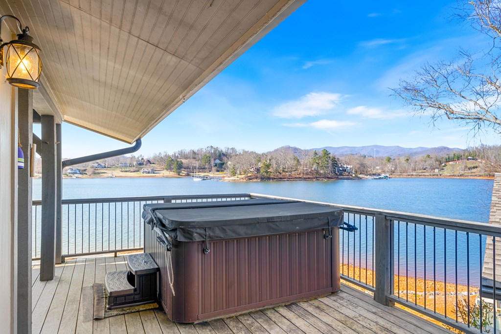 314 Kilpatrick Point Drive Hayesville, NC 28904 - Photo 32 of 50 a view of roof deck with wooden fence and floor