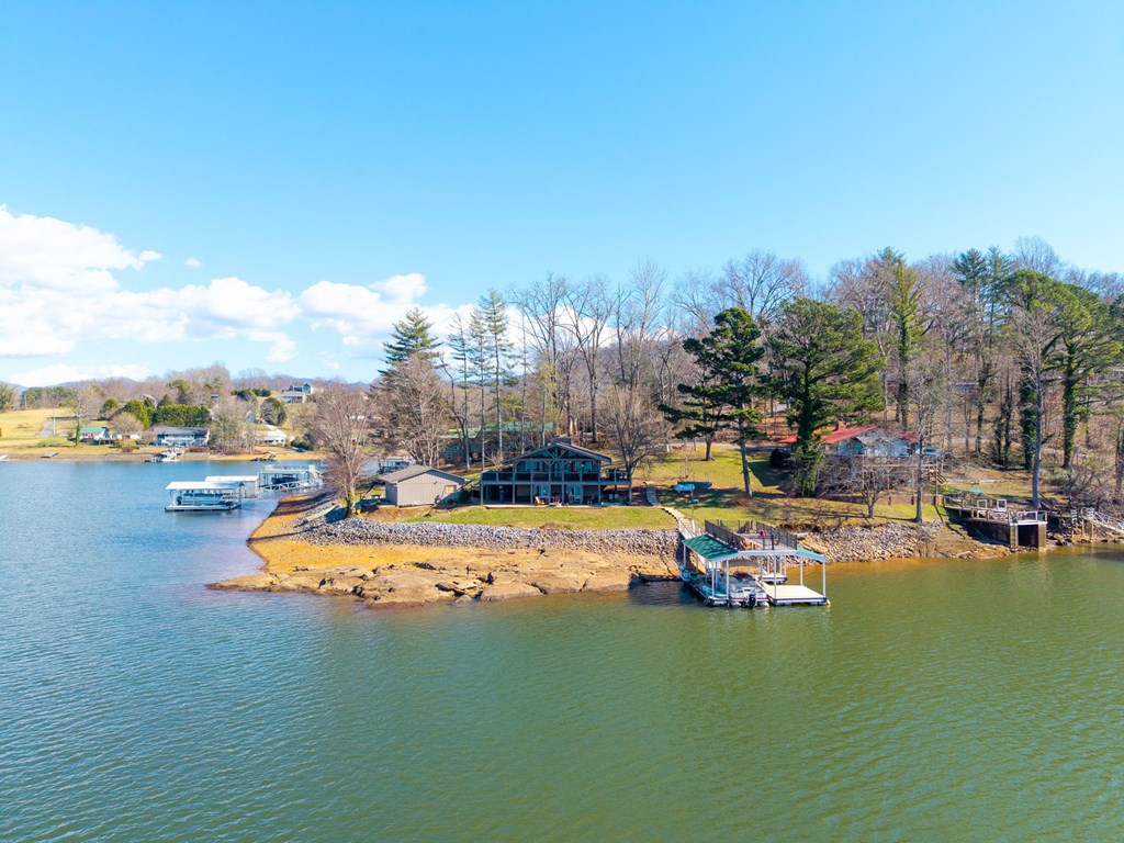 314 Kilpatrick Point Drive Hayesville, NC 28904 - Photo 46 of 50 a small pool with lawn chairs