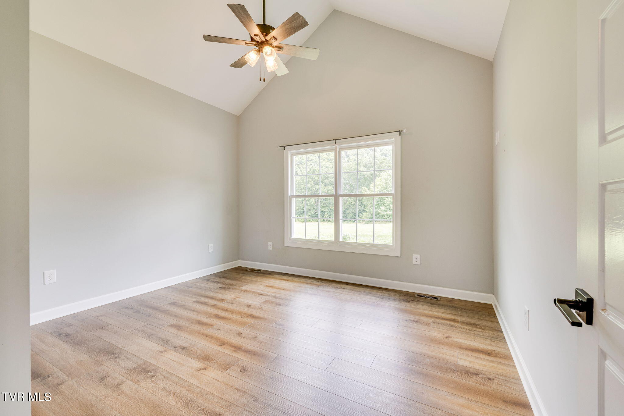 453 Wilbur Dam Road Elizabethton, TN 37643 - Photo 22 of 36 022