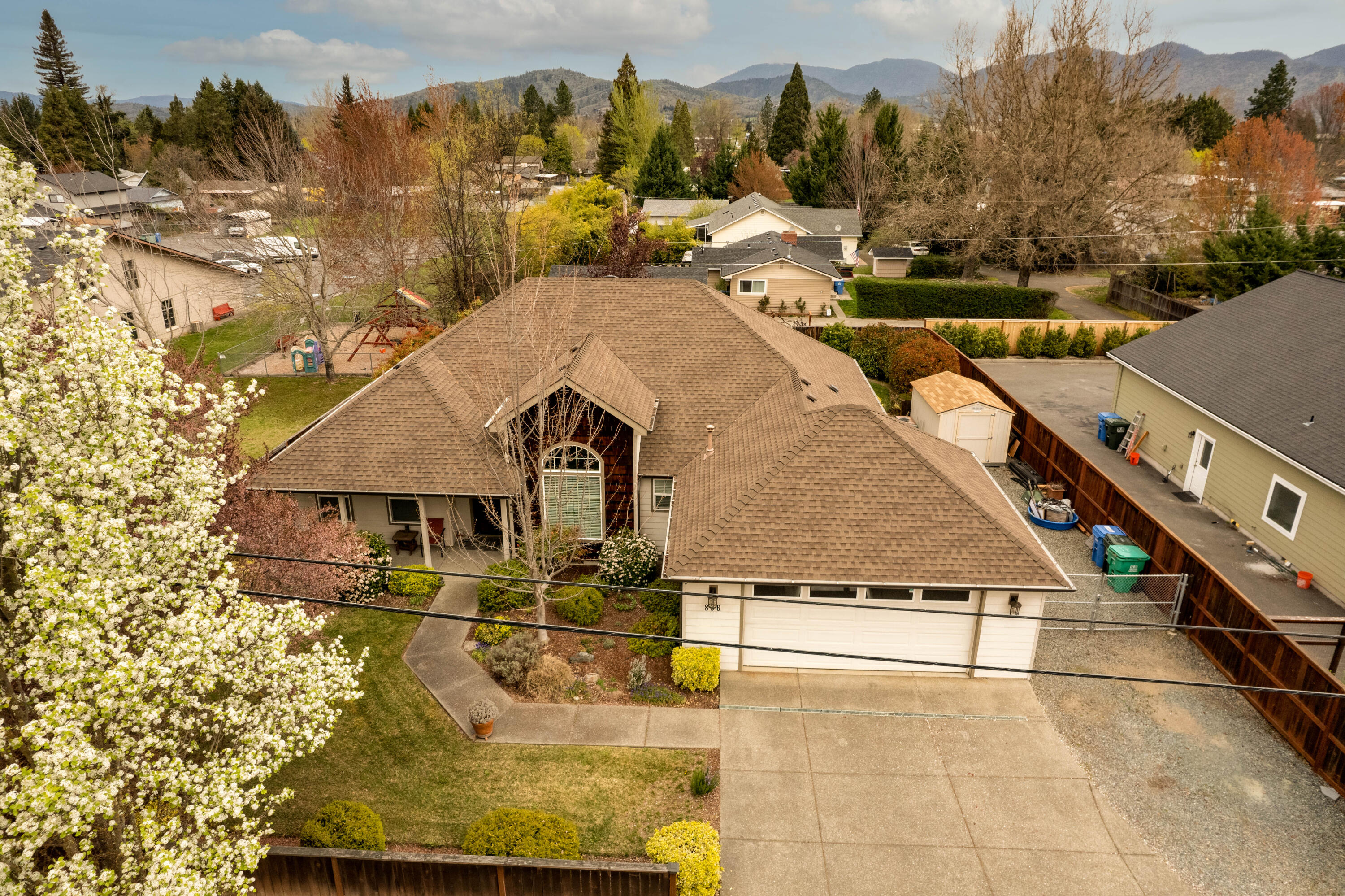 896 West Harbeck Road Grants Pass, OR 97527 - Photo 23 of 23 1-22