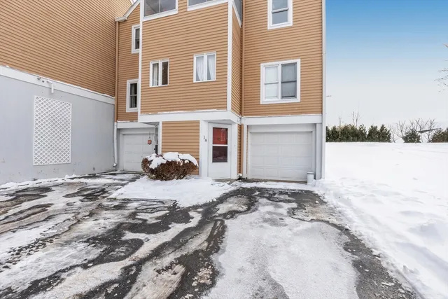 $2,800 | 18 Merlin Court, Unit 18, Worcester, MA 01602