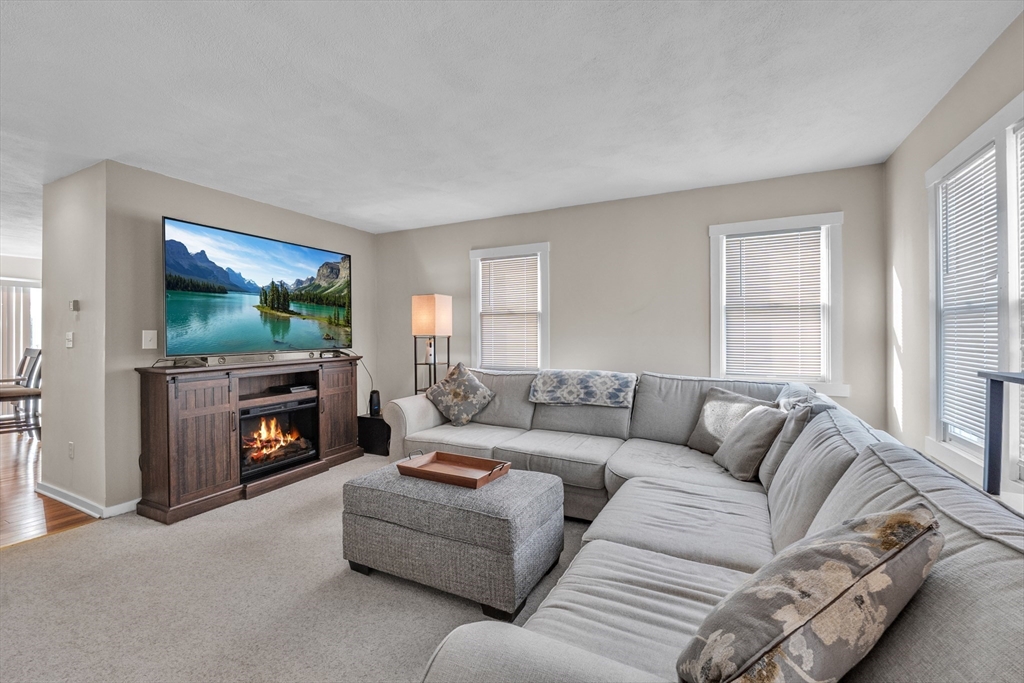 18 Merlin Court, Unit 18 Worcester, MA 01602 - Photo 9 of 18