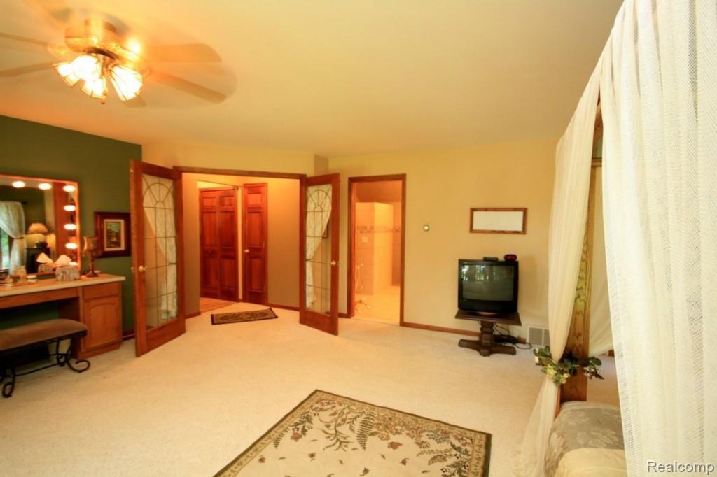 377 Ridgemont Road Oxford, MI 48370 - Photo 17 of 25