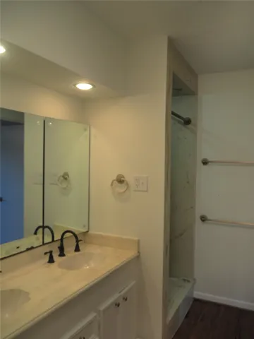 $2,800 | 10319 Raritan Drive, Houston, TX 77043