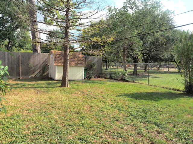 $2,800 | 10319 Raritan Drive, Houston, TX 77043