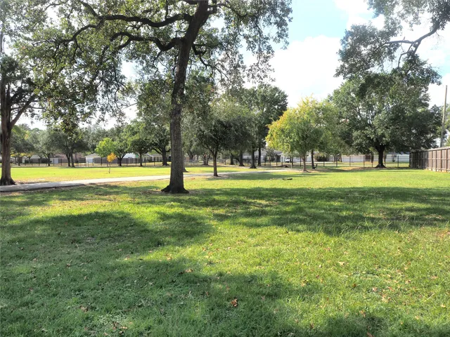 $2,800 | 10319 Raritan Drive, Houston, TX 77043