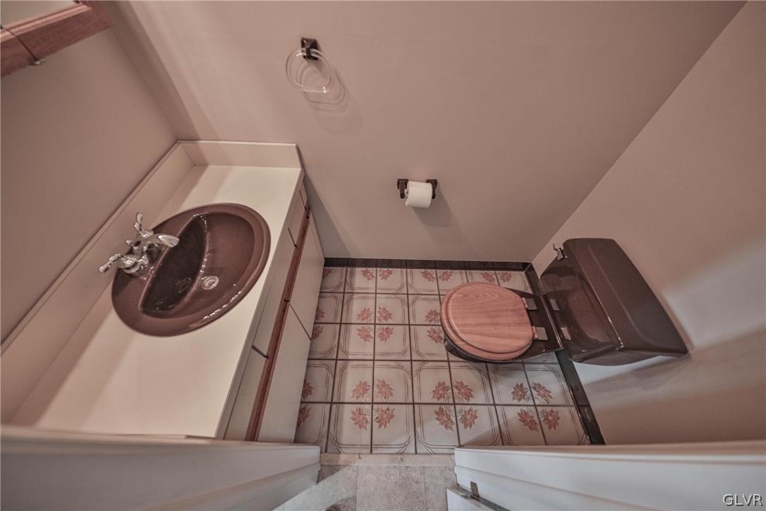 4682 Ash Drive Nazareth, PA 18064 - Photo 16 of 40 a bathroom with a sink and a mirror