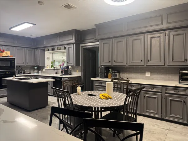 $650,000 | 6730 Mossridge Drive, Houston, TX 77069
