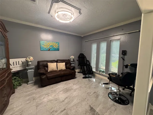 $650,000 | 6730 Mossridge Drive, Houston, TX 77069
