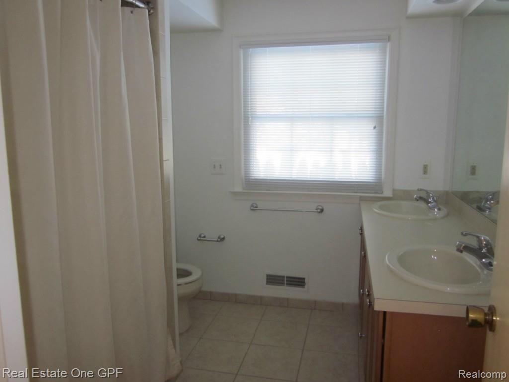 270 Lincoln Road Grosse Pointe, MI 48230 - Photo 17 of 21 IMG_1548.jpg