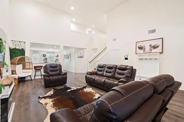 $324,900 | 548 Clearlake Drive, Waxahachie, TX 75165