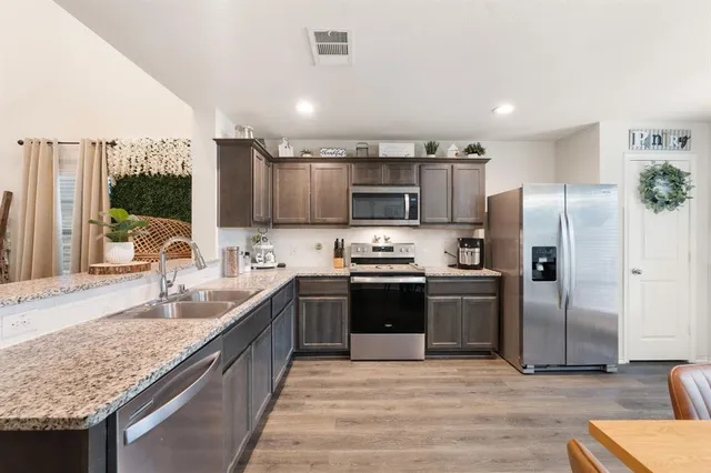 $324,900 | 548 Clearlake Drive, Waxahachie, TX 75165