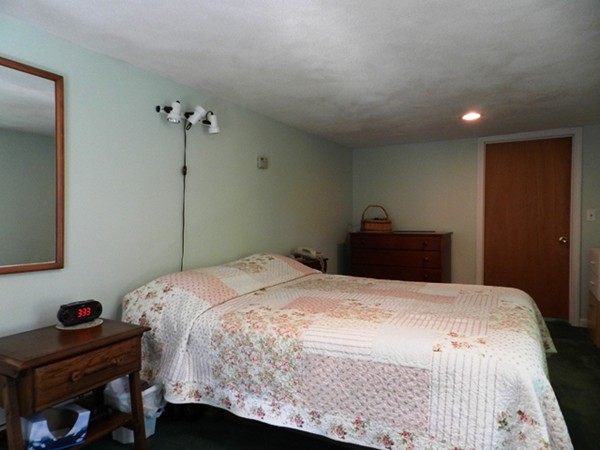 29 Wachusett Road Needham, MA 02492 - Photo 5 of 10