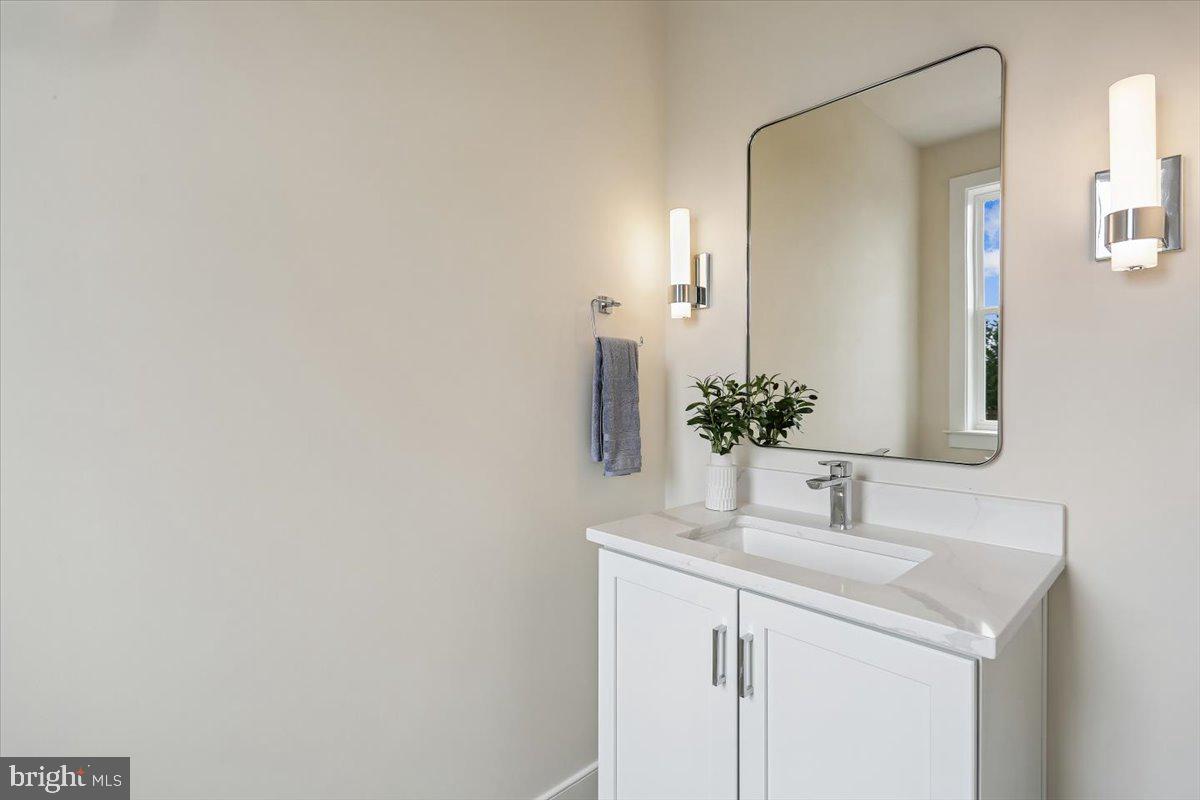 205 Allen Lane Poolesville, MD 20837 - Photo 29 of 56 Powder Room
