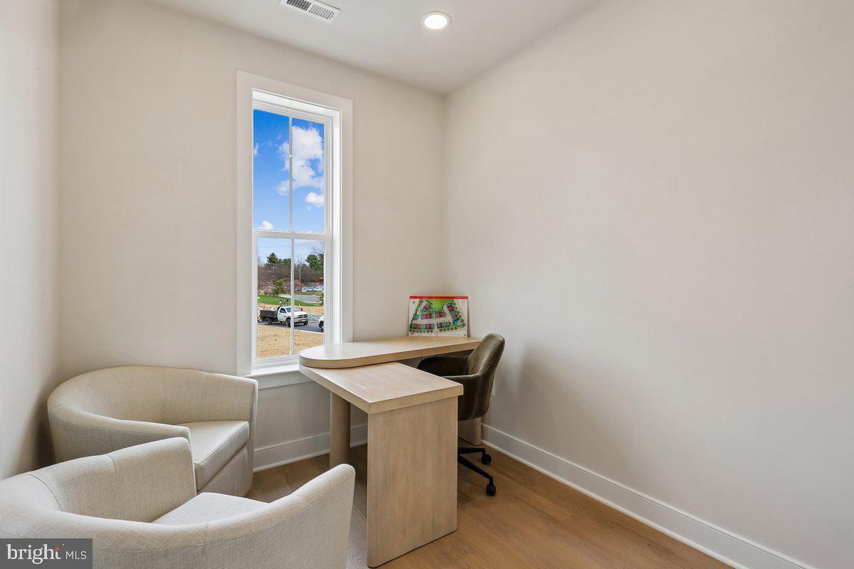 205 Allen Lane Poolesville, MD 20837 - Photo 39 of 56 Main Level Office