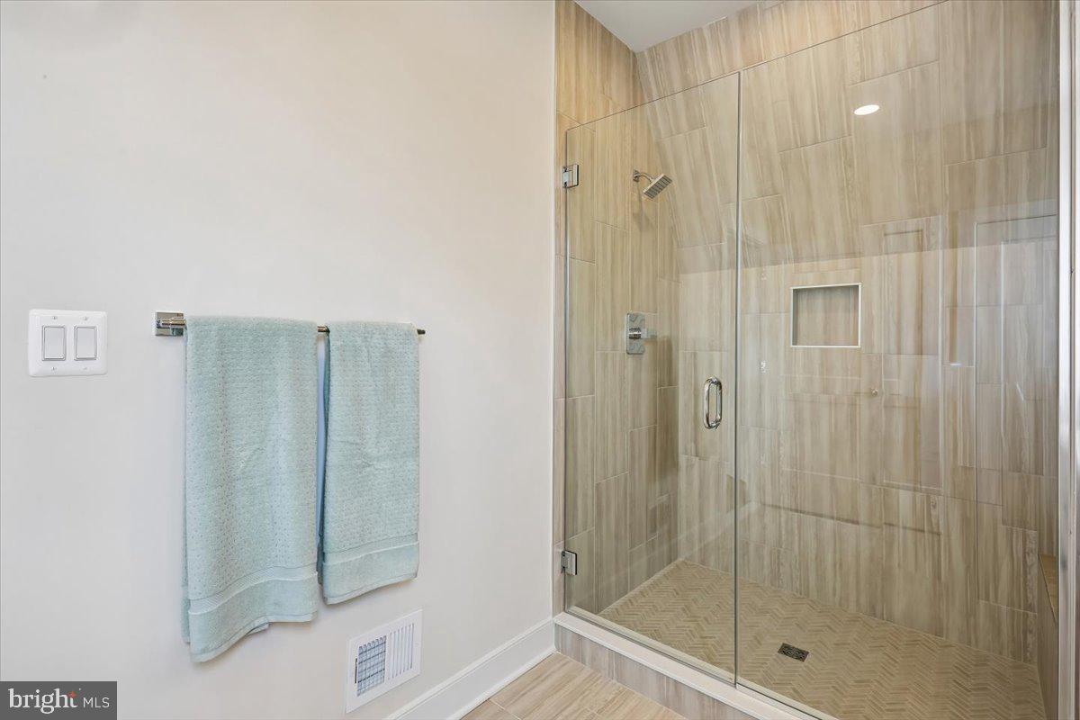 205 Allen Lane Poolesville, MD 20837 - Photo 46 of 56 Primary Bathroom