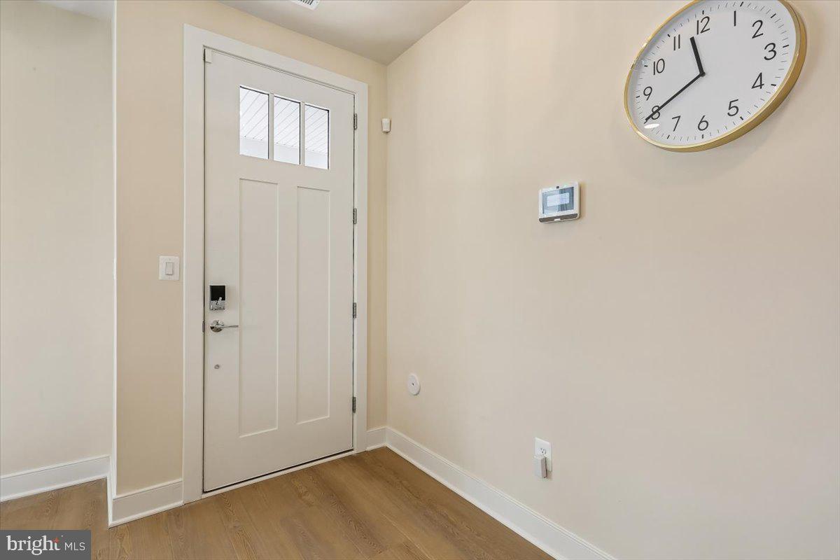 205 Allen Lane Poolesville, MD 20837 - Photo 7 of 56 Foyer