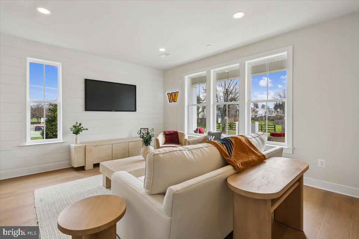 205 Allen Lane Poolesville, MD 20837 - Photo 8 of 56 Rec Room