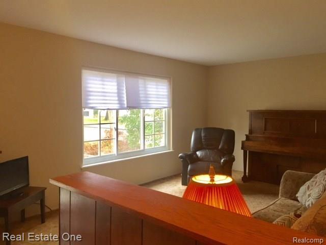 30072 Merrick Warren, MI 48092 - Photo 7 of 27 Living room with half wall panel