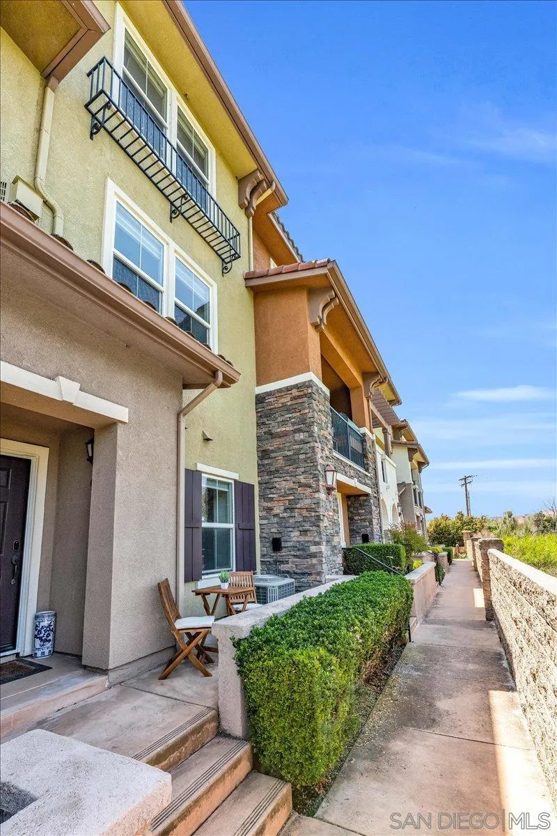 76 Via Sovana Santee, CA 92071 - Photo 28 of 34