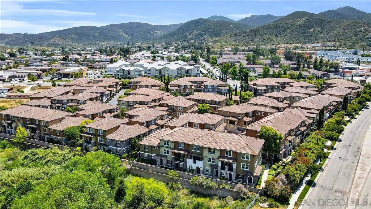 76 Via Sovana Santee, CA 92071 - Photo 33 of 34