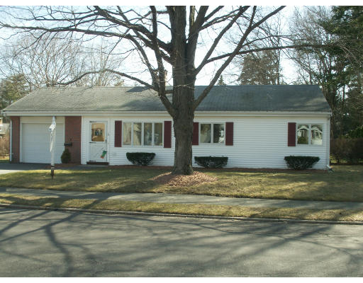 16 Whittier Road Wakefield, MA 01880 - Photo 1 of 6 Gallery Image 1