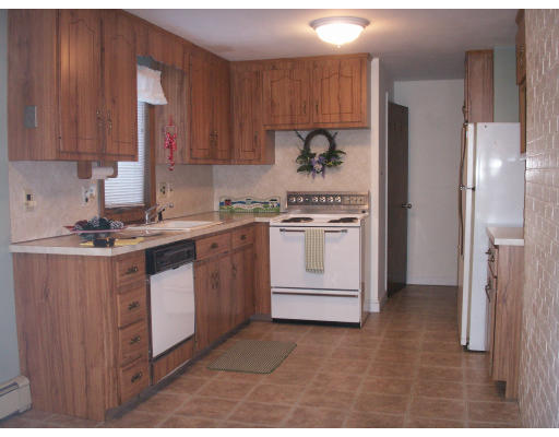 16 Whittier Road Wakefield, MA 01880 - Photo 3 of 6 Gallery Image 3