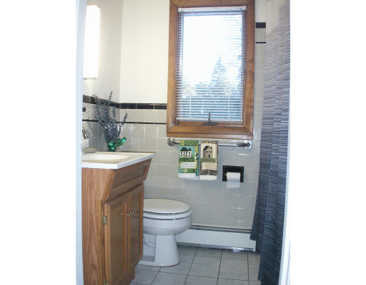 16 Whittier Road Wakefield, MA 01880 - Photo 4 of 6 Gallery Image 4