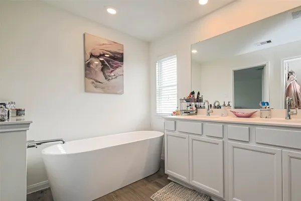 $2,450 | 9423 Klein Lane, Houston, TX 77044