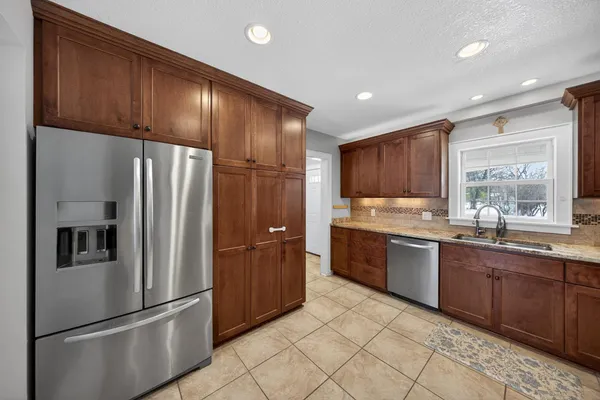 $419,900 | 2306 15th Avenue Southwest, Austin, MN 55912