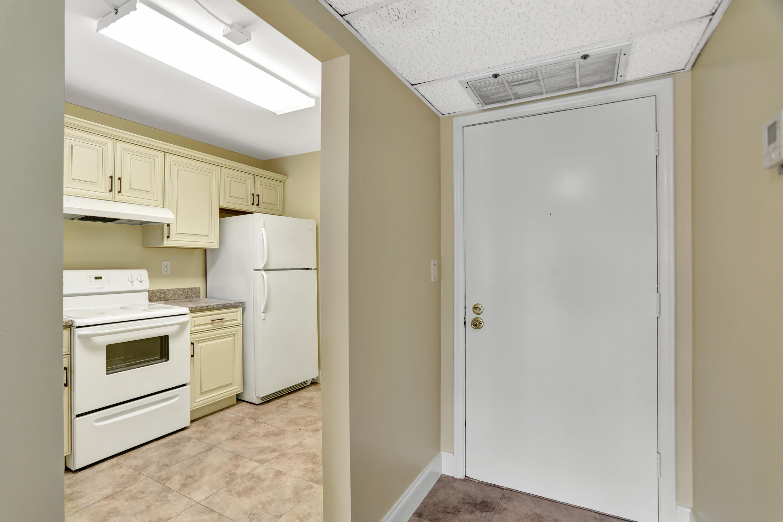 3 Royal Palm Way, Unit 403 Boca Raton, FL 33432 - Photo 2 of 41 11_001l1414