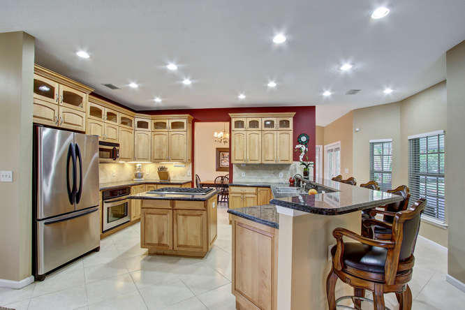 9481 154th Road North Jupiter, FL 33478 - Photo 8 of 32 Kitchen
