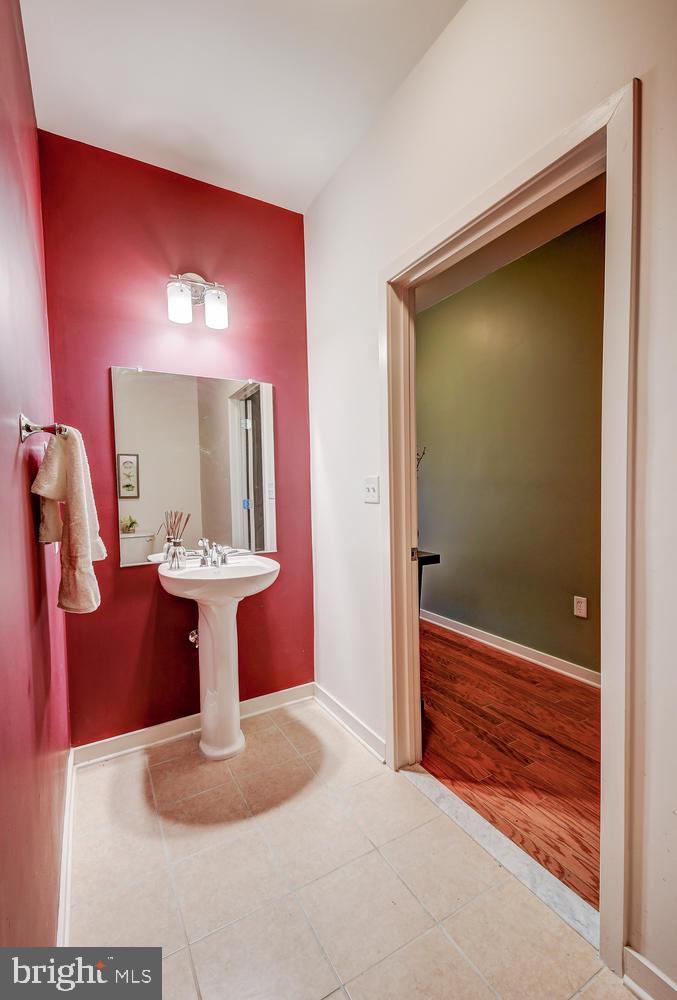 3201 St Paul Street, Unit 424 Baltimore, MD 21218 - Photo 11 of 36 Powder Room