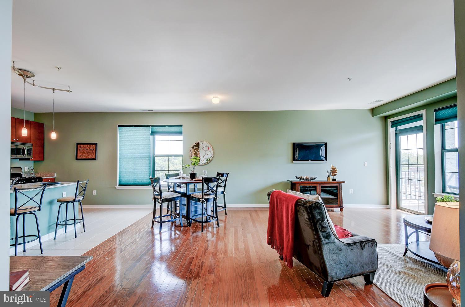 3201 St Paul Street, Unit 424 Baltimore, MD 21218 - Photo 15 of 36 Living Room