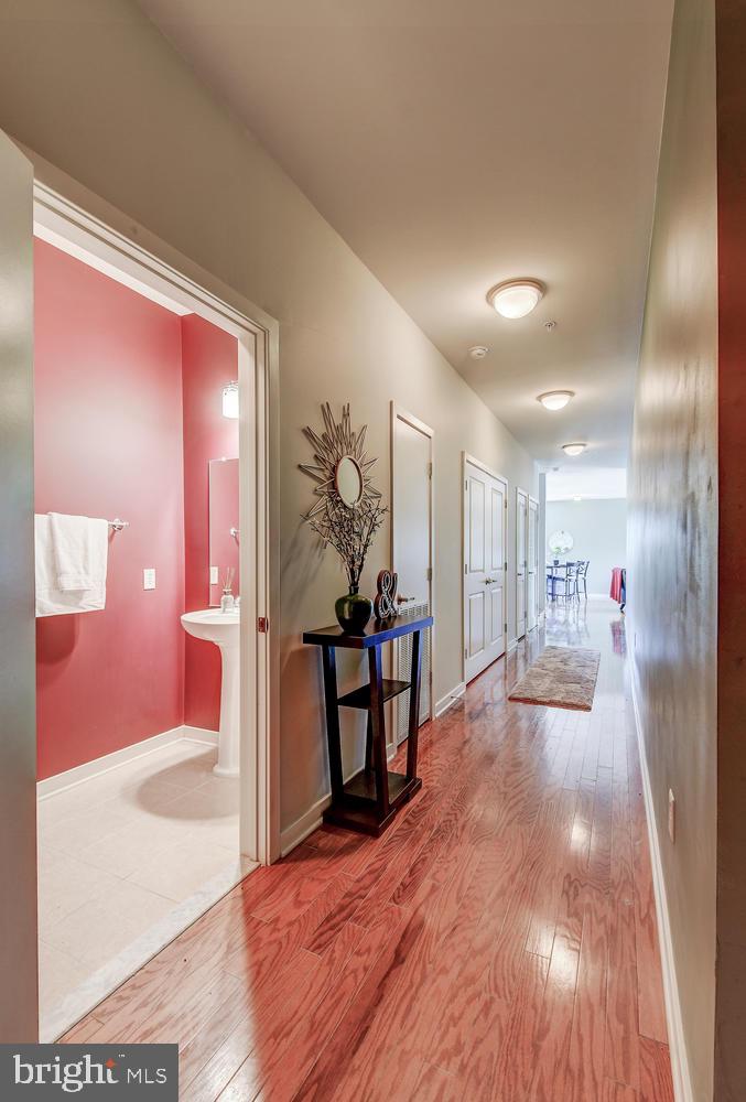 3201 St Paul Street, Unit 424 Baltimore, MD 21218 - Photo 9 of 36 Foyer