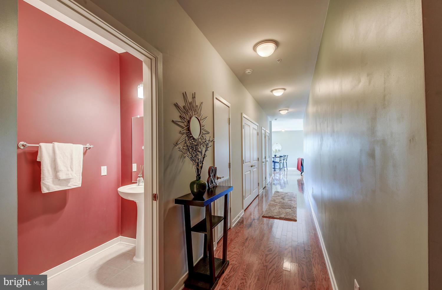 3201 St Paul Street, Unit 424 Baltimore, MD 21218 - Photo 10 of 36 Foyer