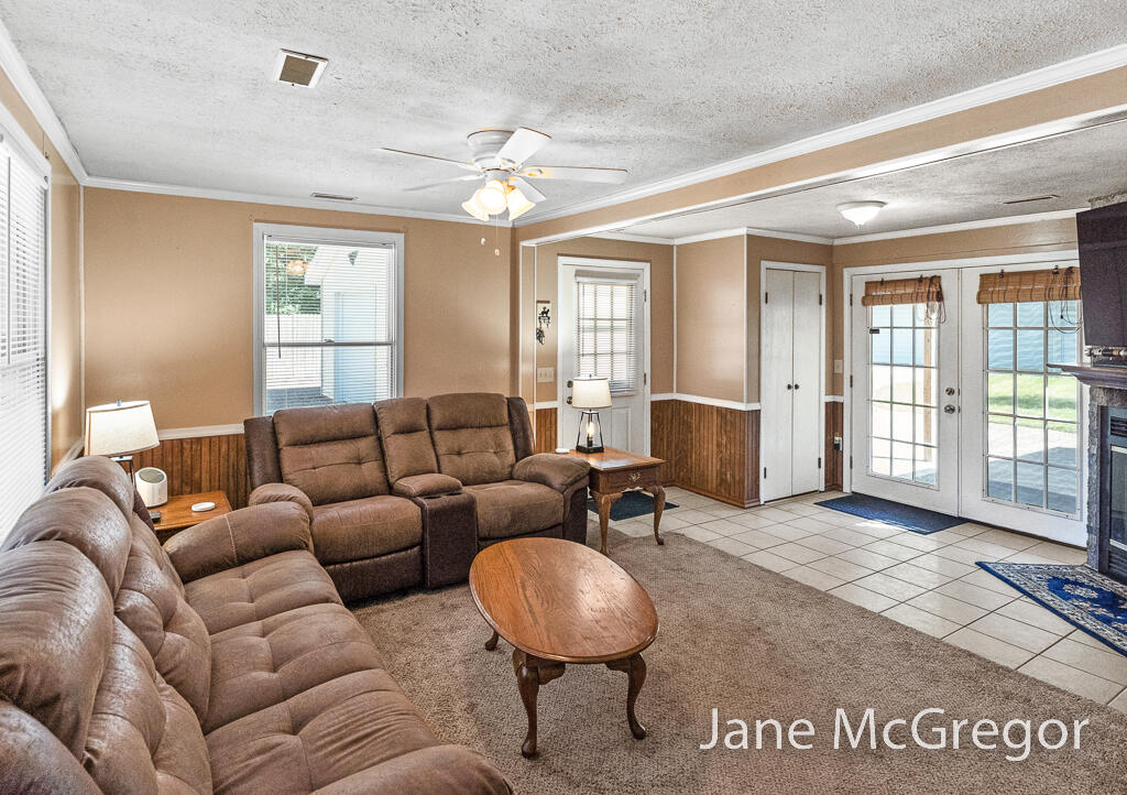2589 Hall Road Muskegon, MI 49442 - Photo 11 of 47 2589HallRd26Lores