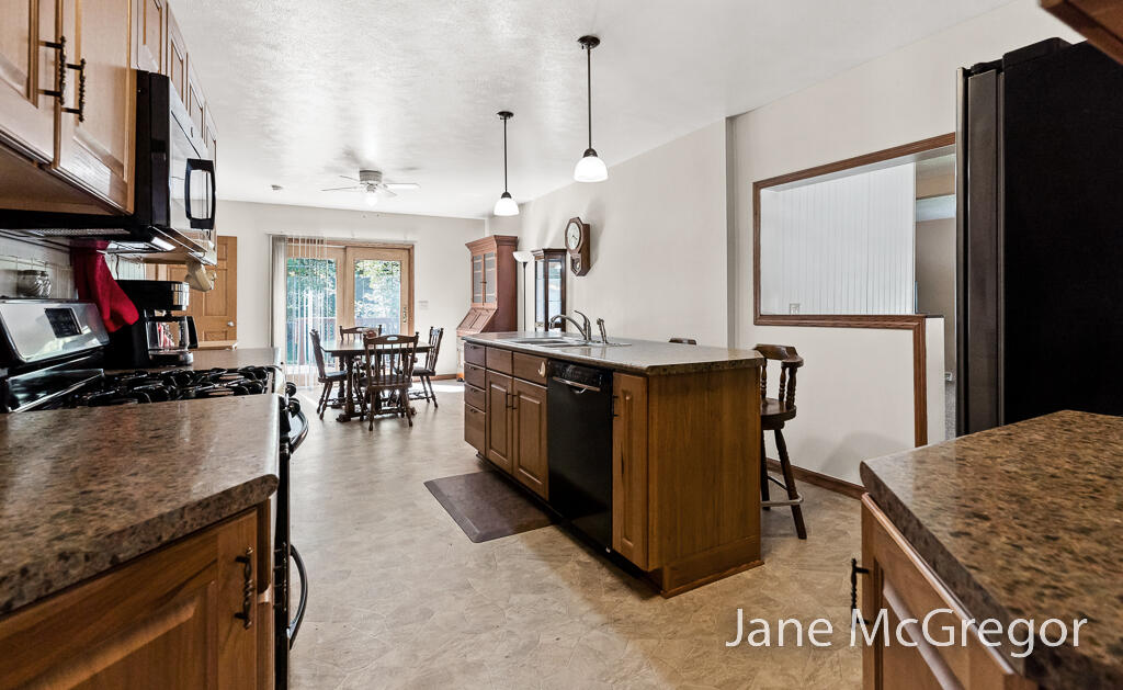 2589 Hall Road Muskegon, MI 49442 - Photo 13 of 47 2589HallRd27Lores