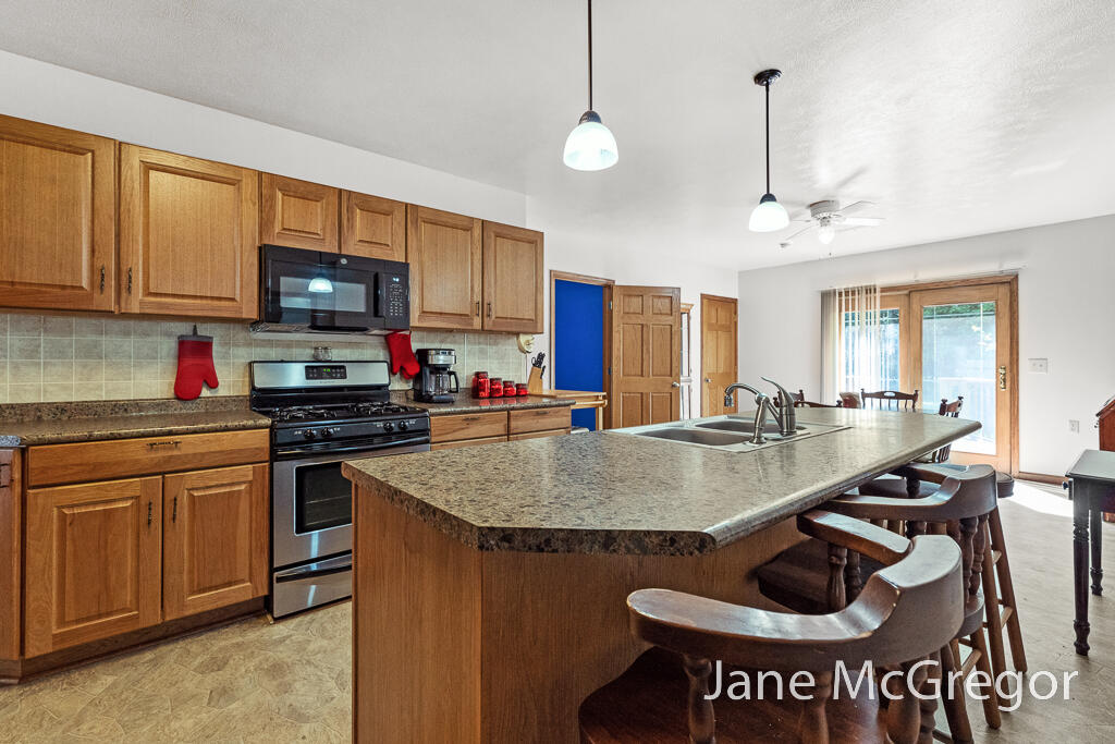 2589 Hall Road Muskegon, MI 49442 - Photo 14 of 47 2589HallRd35Lores