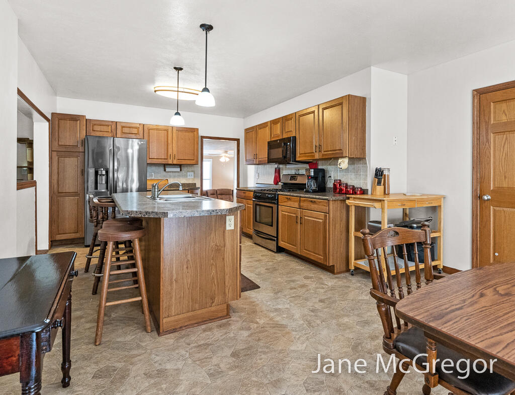 2589 Hall Road Muskegon, MI 49442 - Photo 19 of 47 2589HallRd31Lores