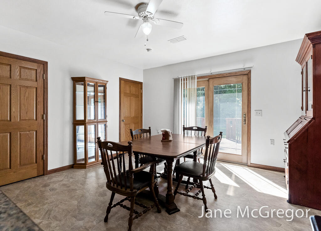 2589 Hall Road Muskegon, MI 49442 - Photo 20 of 47 2589HallRd32Lores