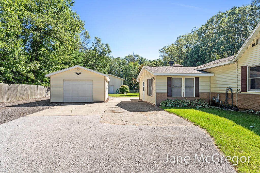 2589 Hall Road Muskegon, MI 49442 - Photo 2 of 47 2589HallRd02Lores