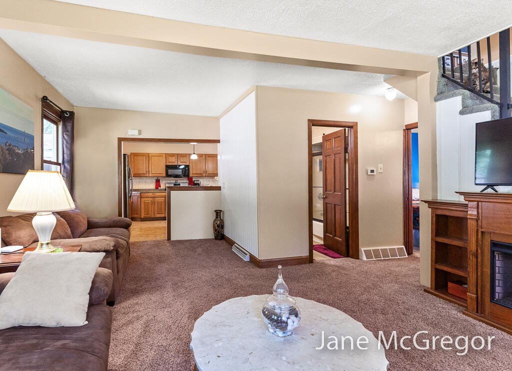 2589 Hall Road Muskegon, MI 49442 - Photo 23 of 47 2589HallRd37Lores
