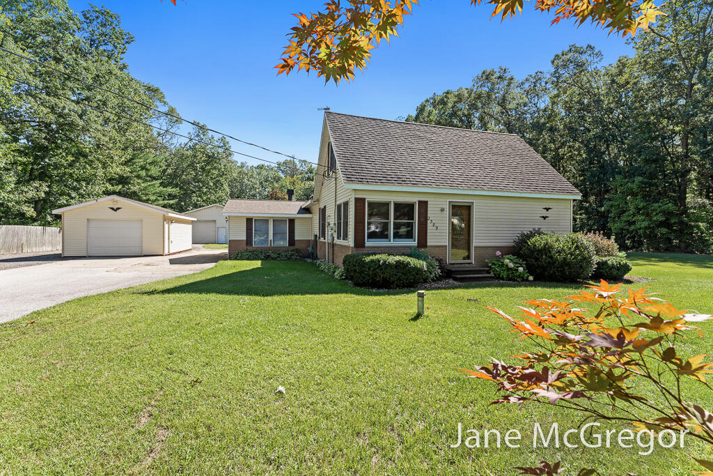 2589 Hall Road Muskegon, MI 49442 - Photo 3 of 47 2589HallRd04Lores