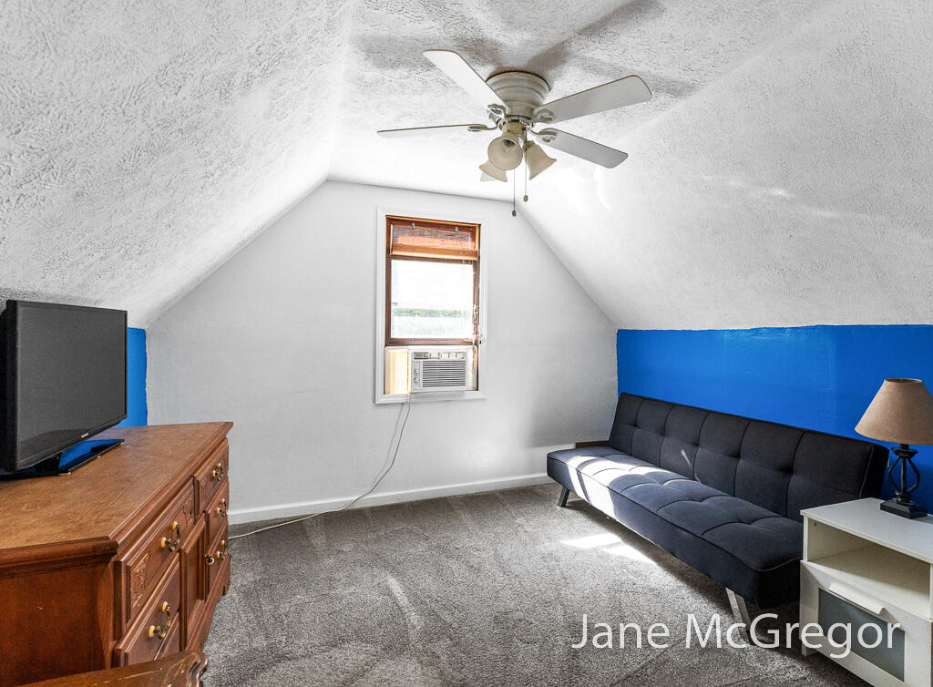 2589 Hall Road Muskegon, MI 49442 - Photo 33 of 47 2589HallRd46Lores