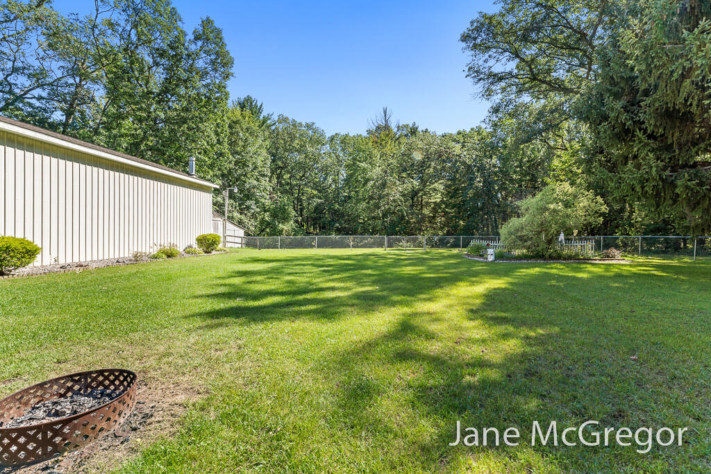 2589 Hall Road Muskegon, MI 49442 - Photo 40 of 47 2589HallRd09Lores