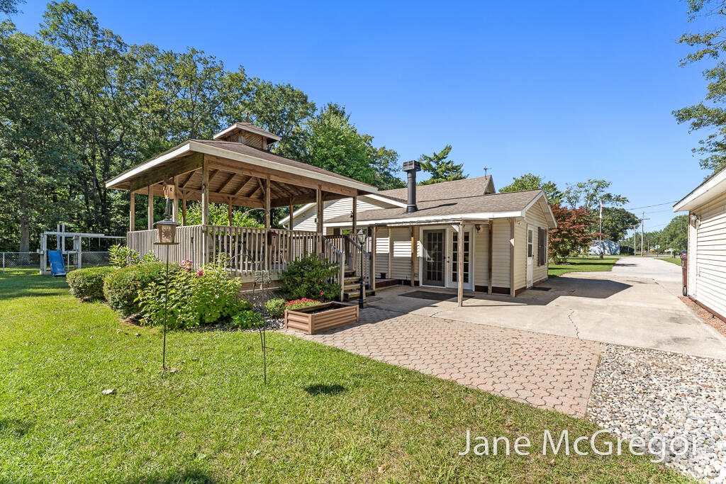 2589 Hall Road Muskegon, MI 49442 - Photo 4 of 47 2589HallRd08Lores
